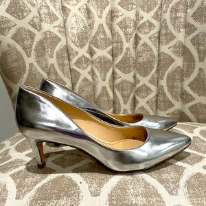 Banana Republic silver leather low heels